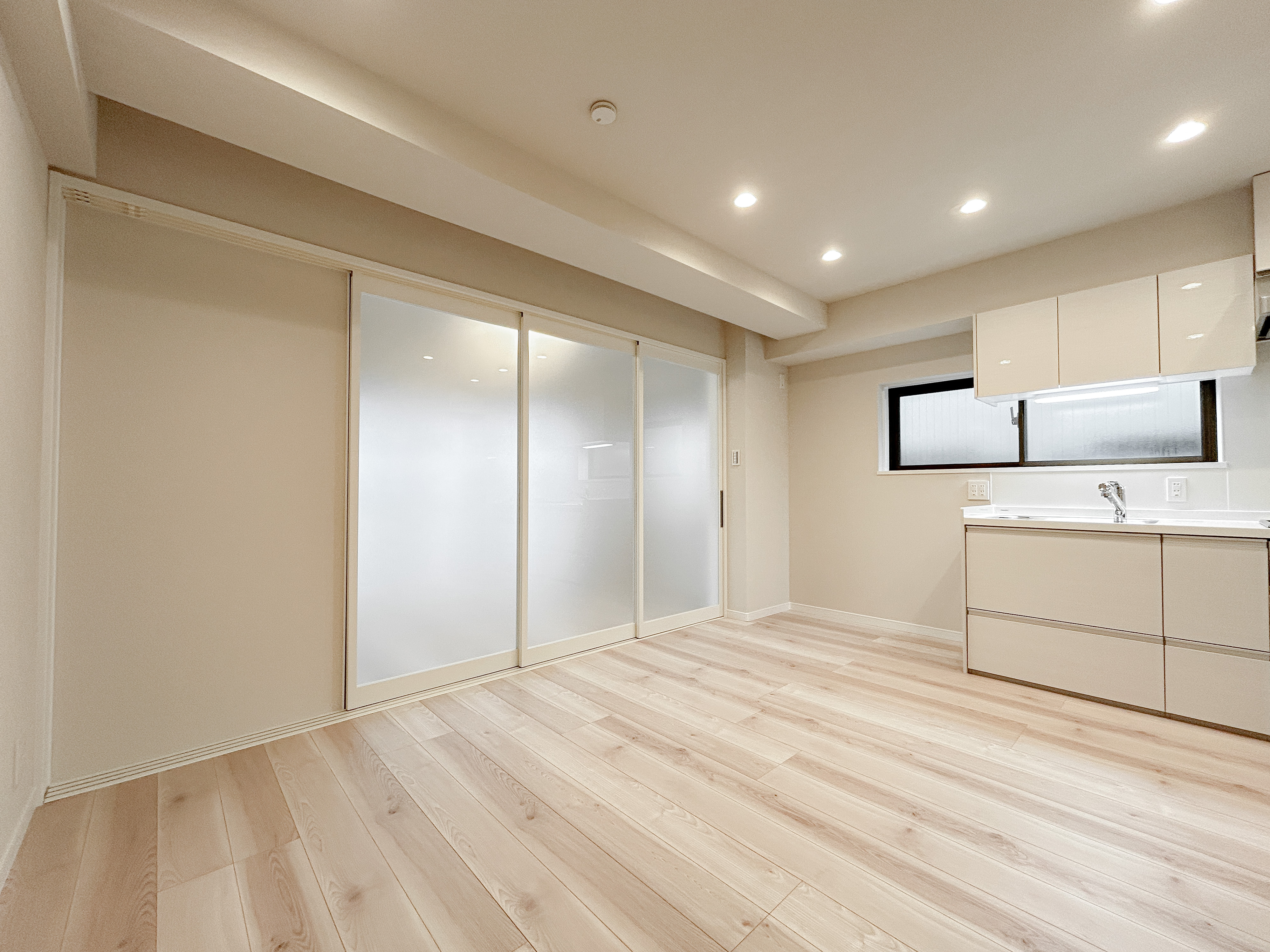 Pearl Mansion Takadanobaba 301 | 5-minute walk to two stations, southwest corner apartment — photo