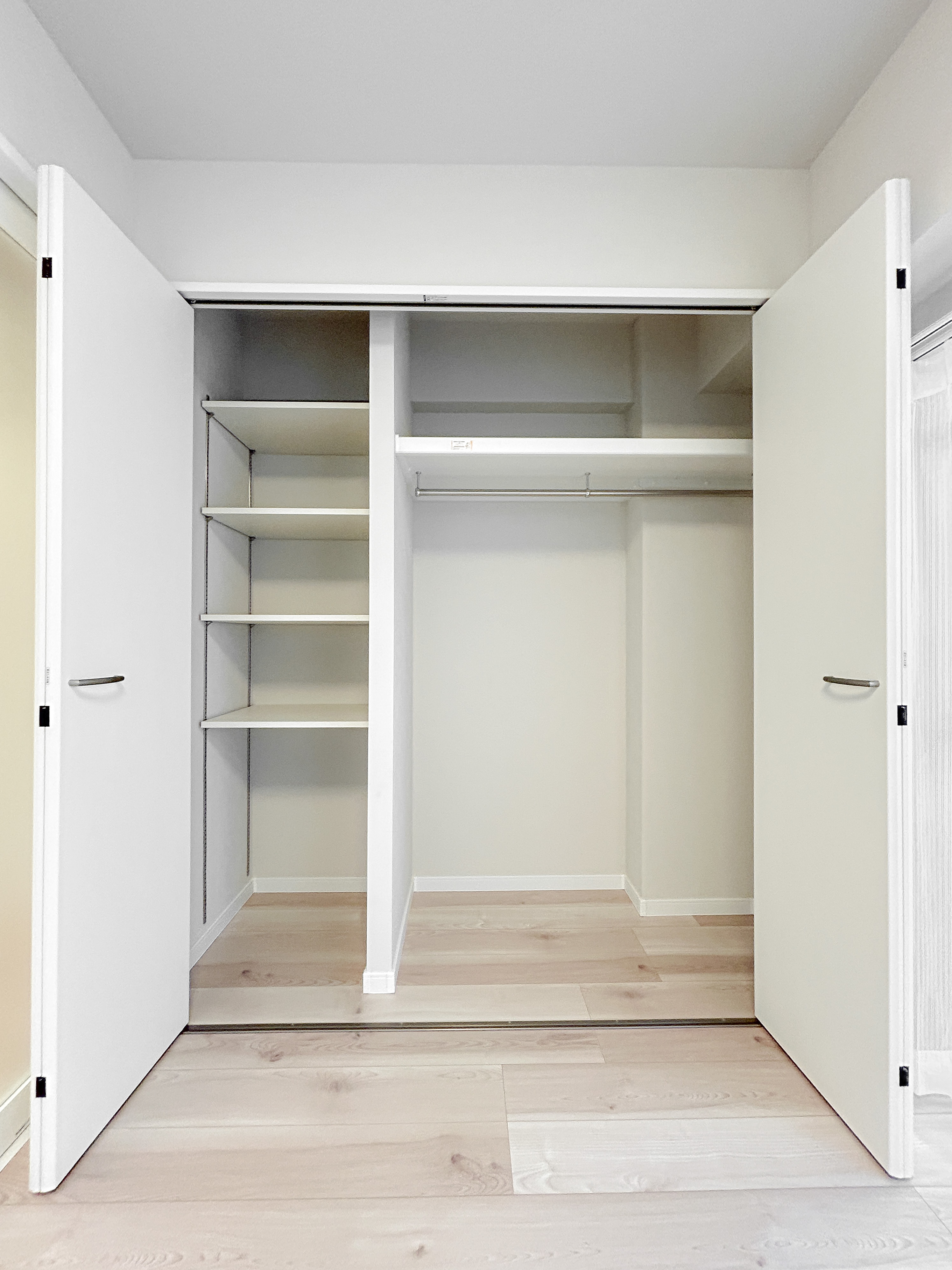 Pearl Mansion Takadanobaba 301 | 5-minute walk to two stations, southwest corner apartment — photo