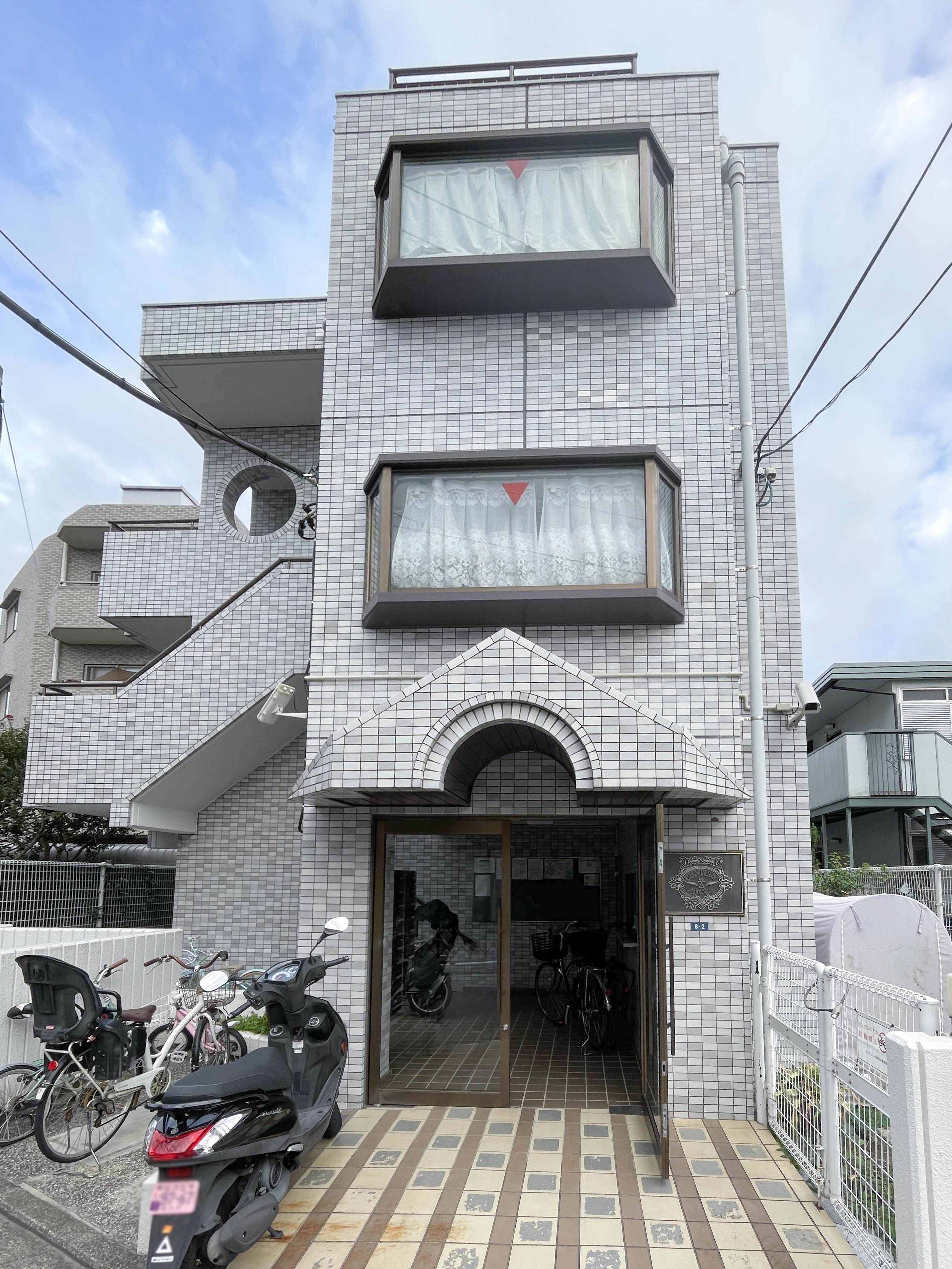 センチュリー金沢文庫 建物外観