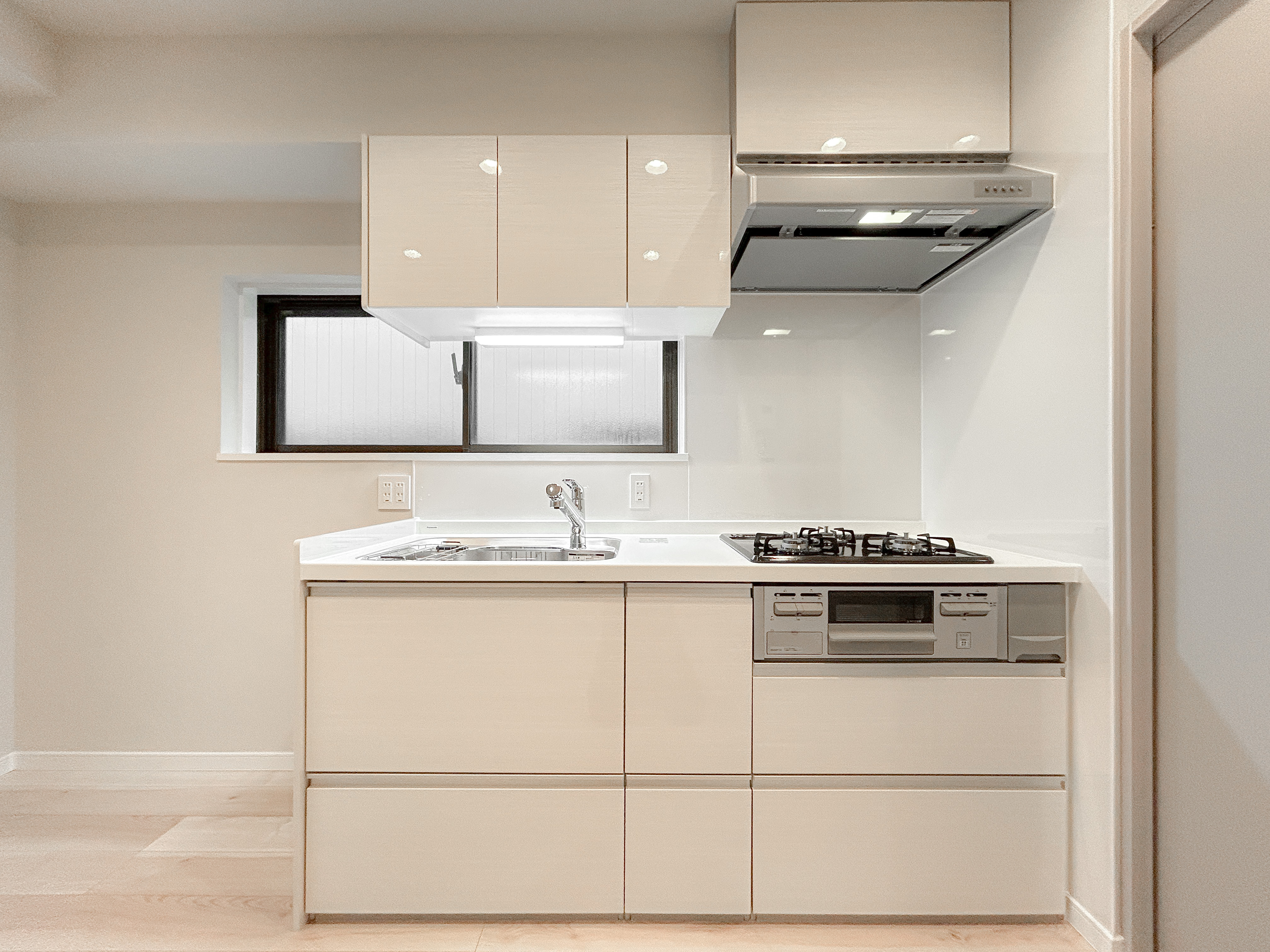 Pearl Mansion Takadanobaba 301 | 5-minute walk to two stations, southwest corner apartment — photo
