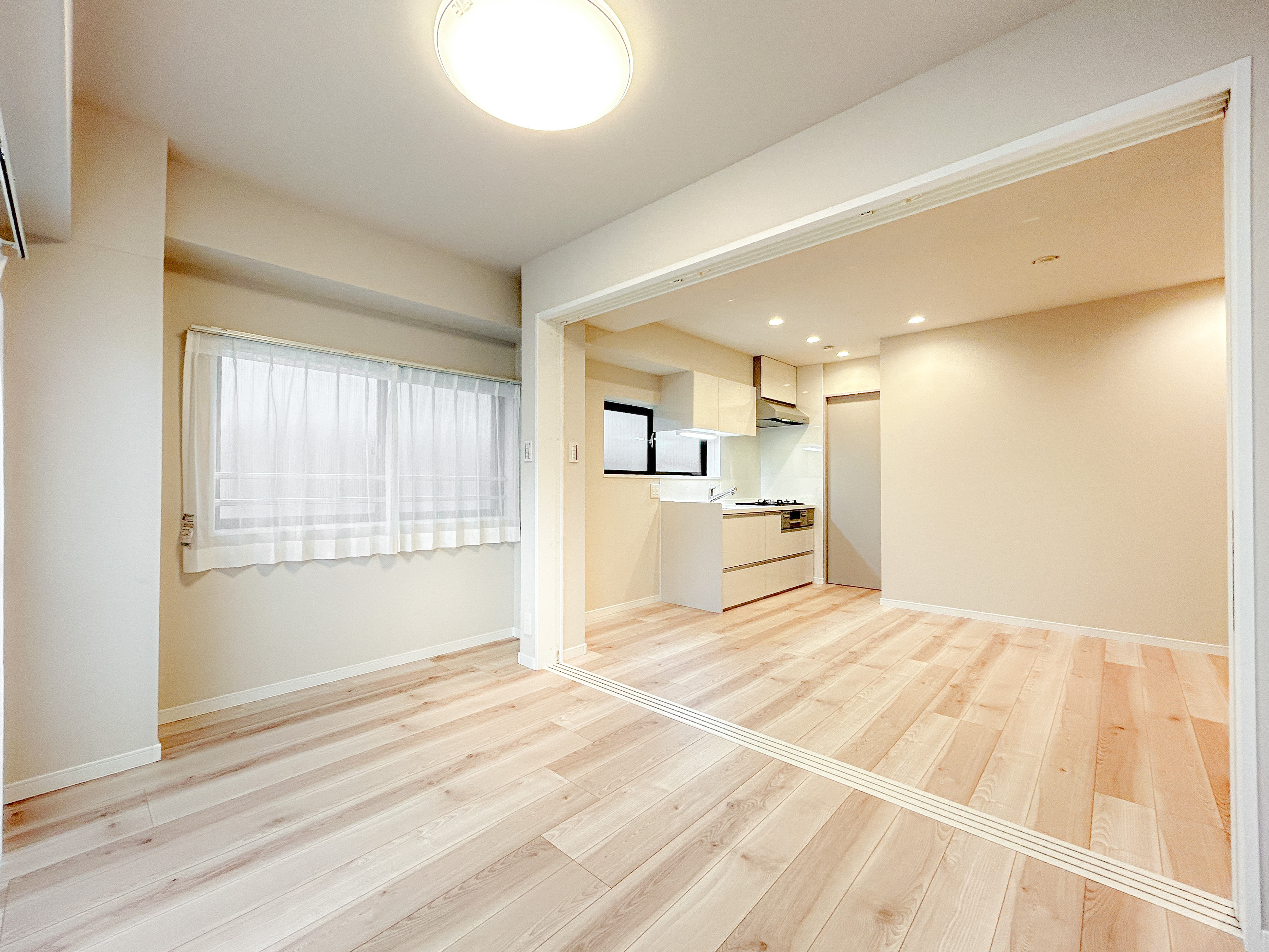 Pearl Mansion Takadanobaba 301 | 5-minute walk to two stations, southwest corner apartment — photo