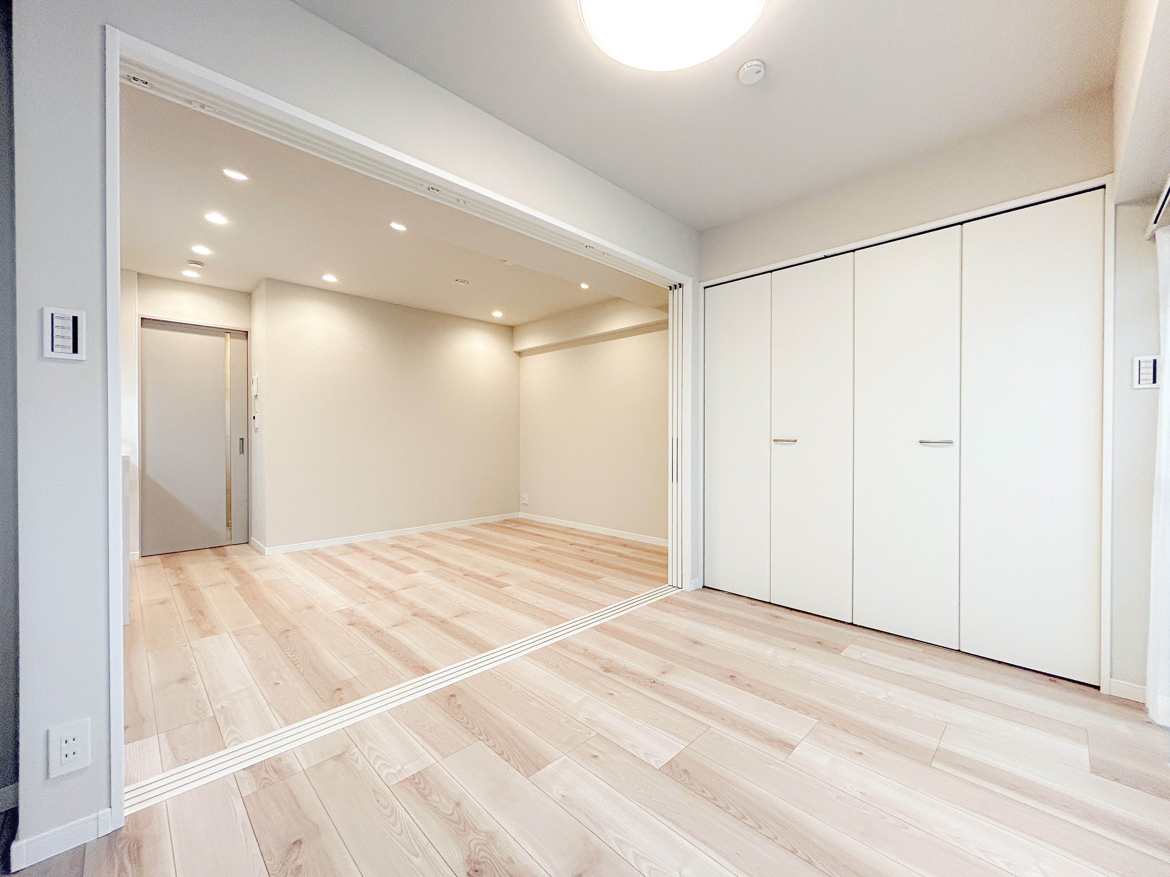 Pearl Mansion Takadanobaba 301 | 5-minute walk to two stations, southwest corner apartment — photo
