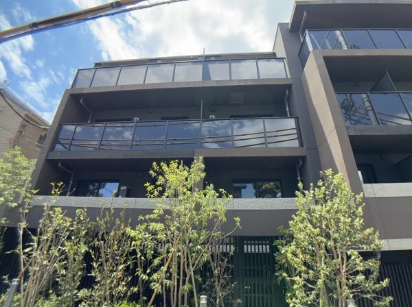 建物外観（正面）